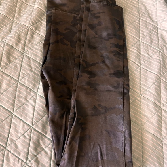 Spanx size M, green camo - Picture 4 of 5